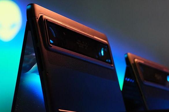 户外党狂喜？Alienware两款新笔记本让你告别OLED屏眩光烦恼