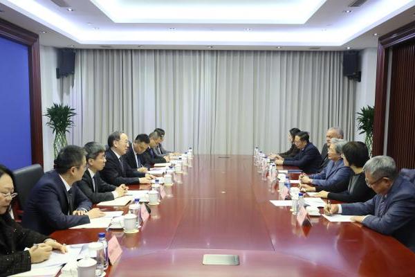 当白菜买呢？传阿里巴巴将采购五万颗MI308芯片