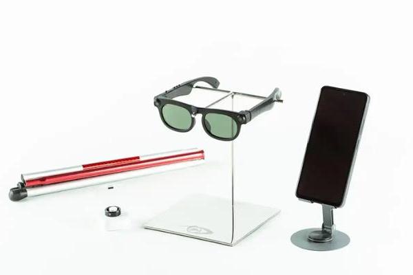 国内首款AI助盲眼镜亮相！瞳行科技为视障群体打造第二视觉