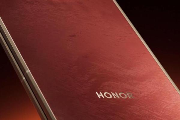 赤兔红配色！荣耀Magic V6官宣