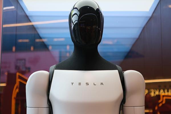 终结六连冠！2026Q1特斯拉纯电销量反超比亚迪， FSD收入3.8亿美元