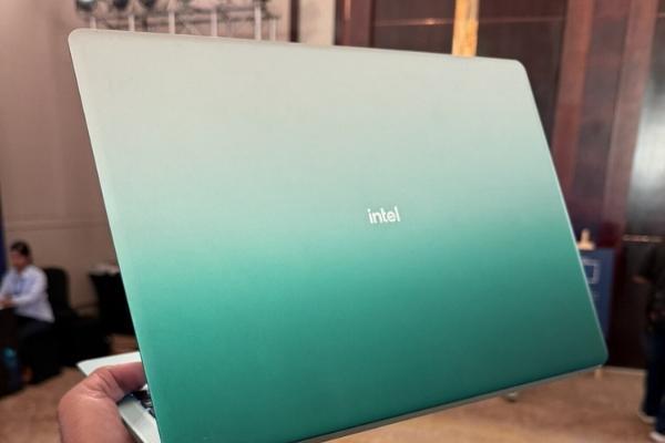 英特尔MacBook Neo现身，无风扇版性能怕是渣渣