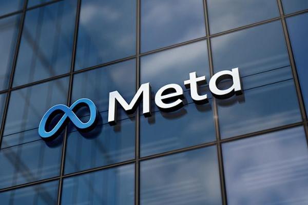 AI竞争白热化，扎克伯格工位搬进AI实验室，亲自上阵写代码