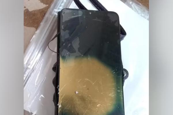 又炸了？三星Galaxy S25 FE充电爆炸，网友看完充电细节：真不怪三星