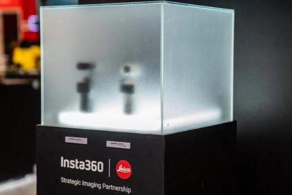 大疆Pocket 4P的劲敌！影石Insta360 Luna Ultra曝光，可拆卸屏幕亮了