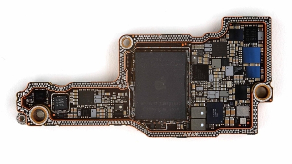 A19-Pro-logic-board.jpg