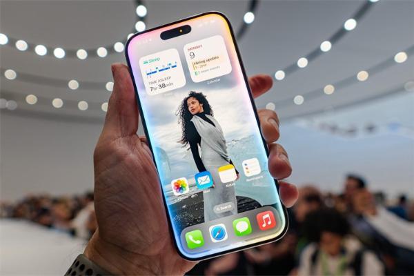 苹果库克：我们也不想涨价，Siri AI在中国还没获批