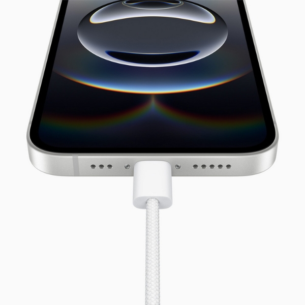 Apple-iPhone-16e-USB-C-250219_inline.jpg.large_2x.jpg