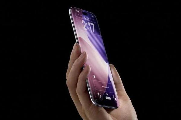 “以玻璃为核心”的全新 iPhone 仍将按计划于 2027 年发布