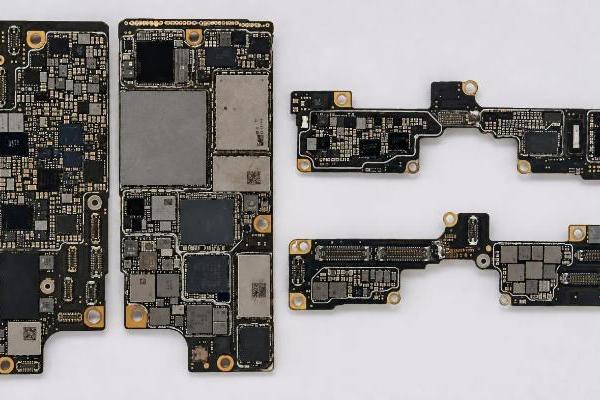 折叠iPhone电路板流出，确认A20 Pro芯片