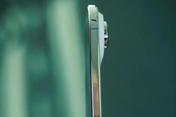iPhone Air 2摄像头迷路了？全怪太薄！