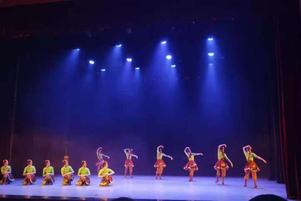 全国18所艺术院校近千人参演 快来看看这场舞蹈教学盛宴