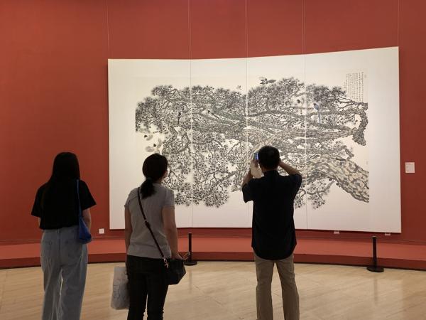 120余件作品展现方楚雄艺术世界里的天地生灵