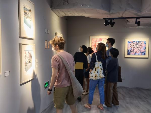 来“多面镜”展感受版画的当代艺术表达