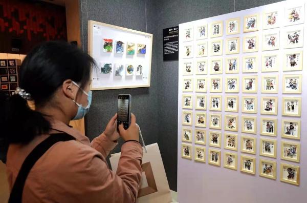 艺术 | “多彩中国微型艺术展”讲述伟大民族故事