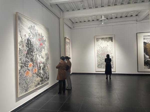 艺术 | 湖南现代美术馆正式亮相 首展“湖边无际”呈现多态共生新气象