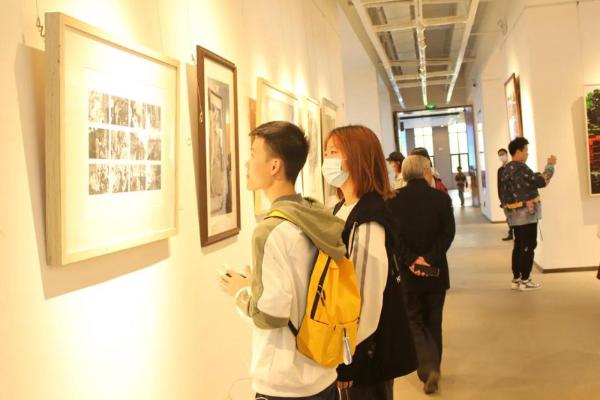 艺术｜300余幅精品亮相湖北省第五届“学院空间”青年美术作品展