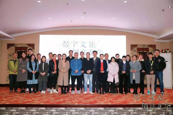 南方观察丨梁国富版画作品《魅力龙华》获一等奖