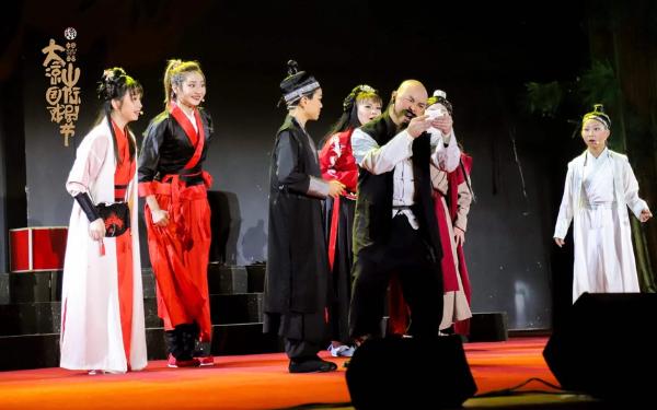 艺术｜全国首演！《蜀中唐门》带你在国风武侠中领略江湖恩怨