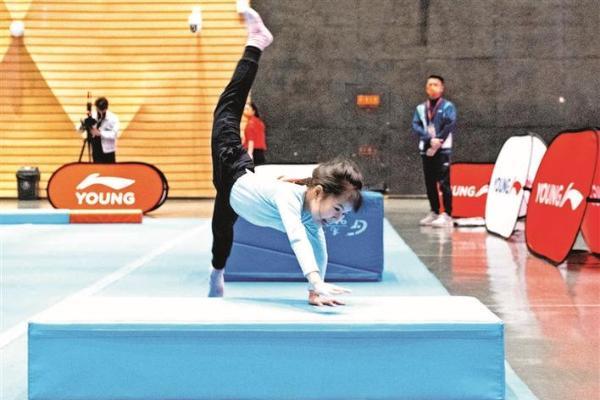 南方观察丨2021“李宁杯”体操邀请赛在深圳龙华区举办