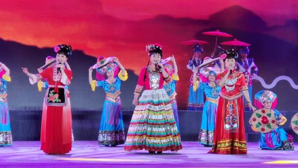 旅游 | 广西宜州第十二届刘三姐文化旅游节开幕 八方来宾共享文化盛宴