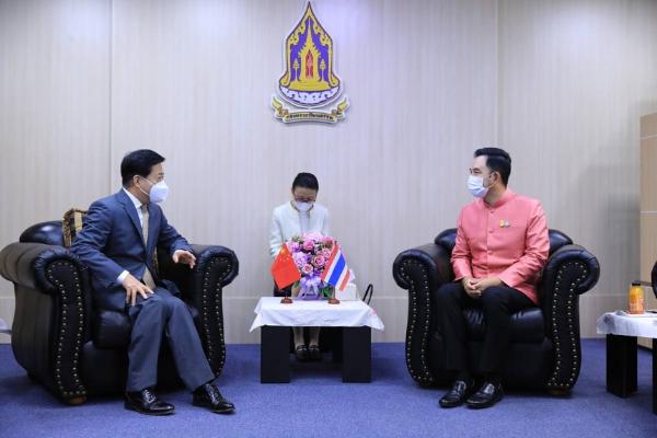 交流 | 韩志强大使拜会泰国文化部长易提蓬·坤本