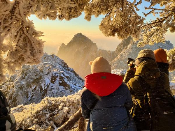 旅游｜黄山雪后初霁浮云海腾日出