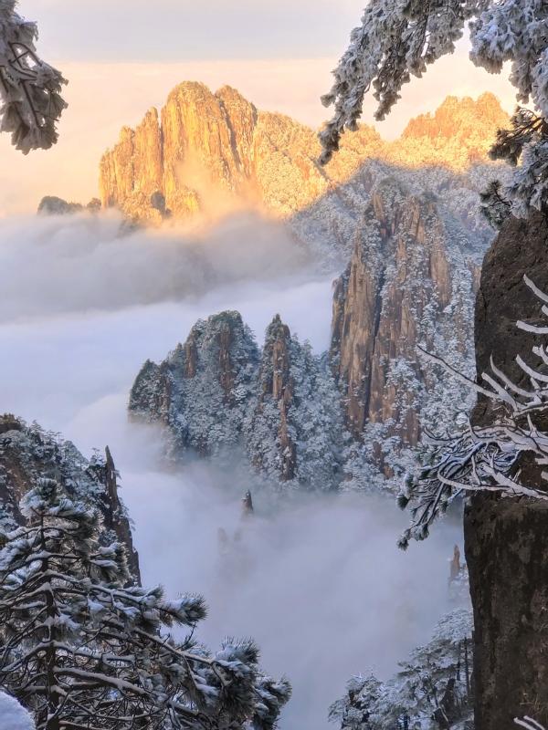 旅游｜黄山雪后初霁浮云海腾日出