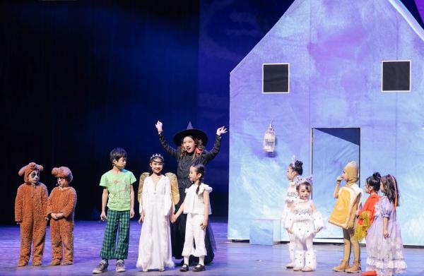 艺术丨文化润疆，新疆儿童走上《青鸟》的舞台