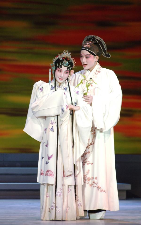 艺术 | 青春版《牡丹亭》精华本赴京演出受欢迎 加演一场满足观众需求