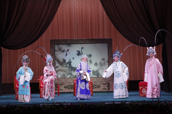 艺术 | 吉林省戏曲剧院京剧团上演高派名剧《凤凰二乔》