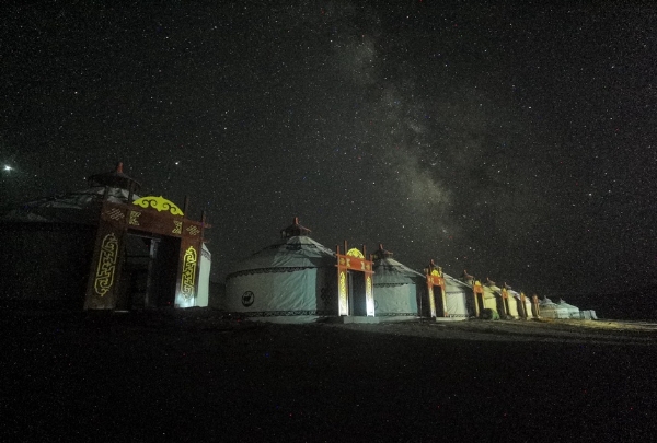 玩转营地 | 巴丹吉林沙漠旅游区地质公园营地：一场神秘莫测的沙漠之旅