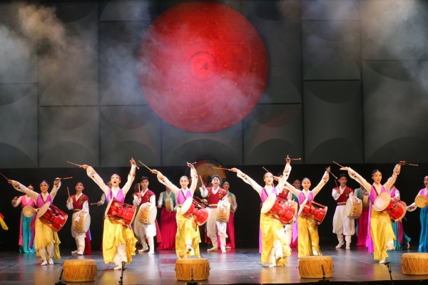 冬奥时刻｜《韩国鼓-迎鼓》，一部巡演80多个城市的优秀剧目