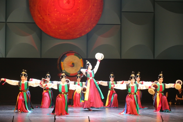 冬奥时刻｜《韩国鼓-迎鼓》，一部巡演80多个城市的优秀剧目