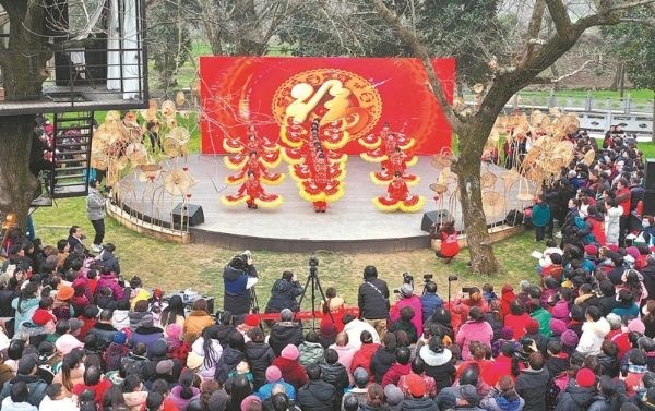 村晚｜安徽宣城前进村：欢乐“村晚”闹元宵 艺术乡村更振奋