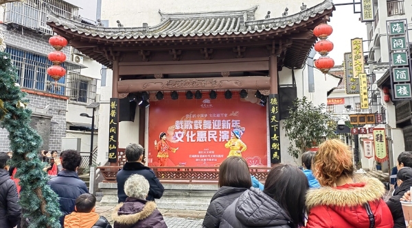 公共｜安徽安庆：迎新年文化惠民街头演出