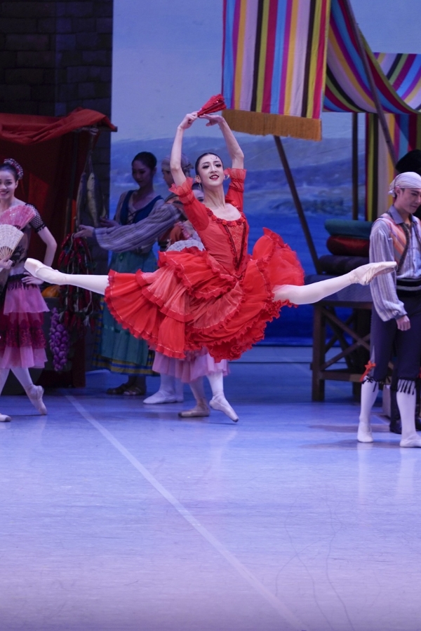 艺术｜中央芭蕾舞团官宣新首席 邱芸庭《红色娘子军》演出现场晋升