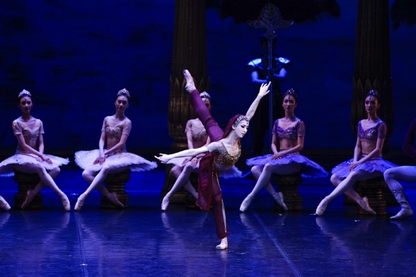 艺术｜中央芭蕾舞团官宣新首席 邱芸庭《红色娘子军》演出现场晋升