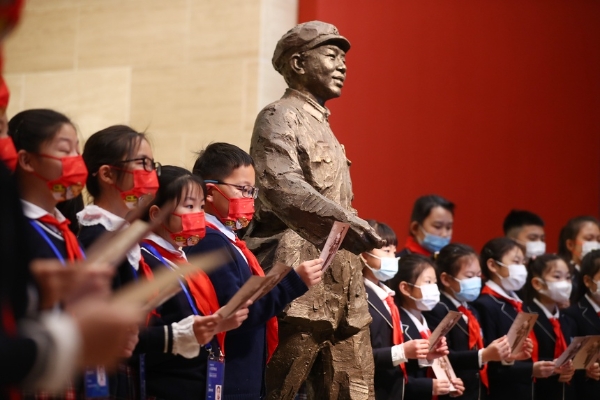 公共 | 诗歌朗诵传承雷锋精神 中国美术馆举办公共教育活动