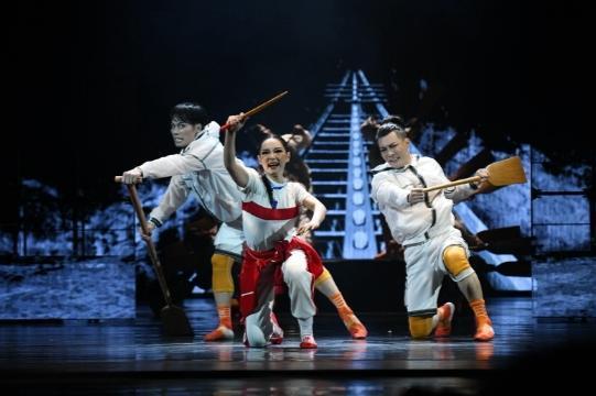 艺术 | 当代舞剧《龙·舟》3.0版舞出中国竞技体育新形象