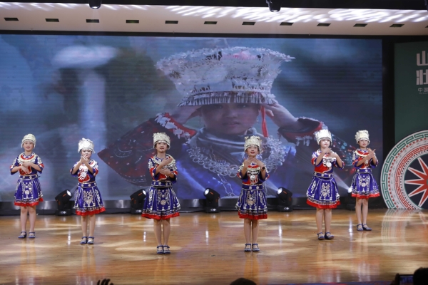 艺术 | 中国—东盟青少年民族歌会在广西南宁举行