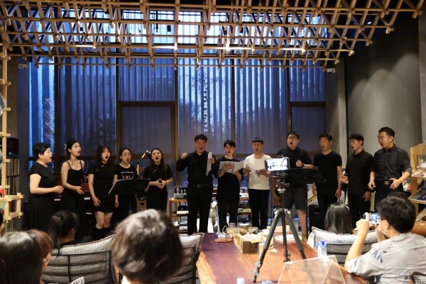 艺术 | 西安爱乐黑胶泽木茶空间开启“阿卡贝拉胡唱团的仲夏夜音乐之旅”