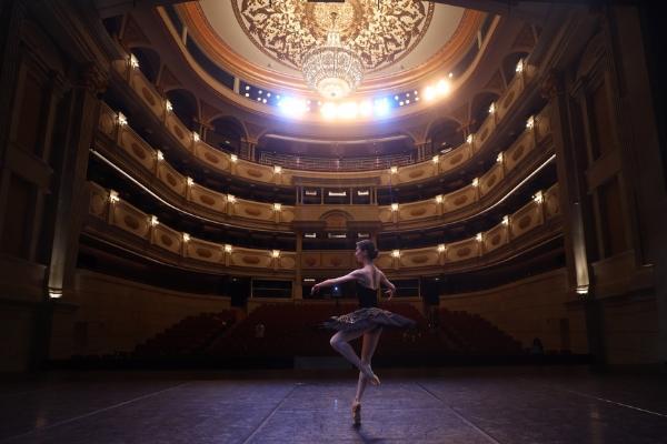 艺术 | 中央芭蕾舞团《天鹅湖》亮相中央歌剧院剧场