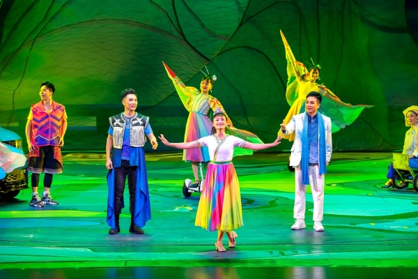 艺术 | 广西戏剧院四改彩调剧《新刘三姐》：“好剧是改出来的”