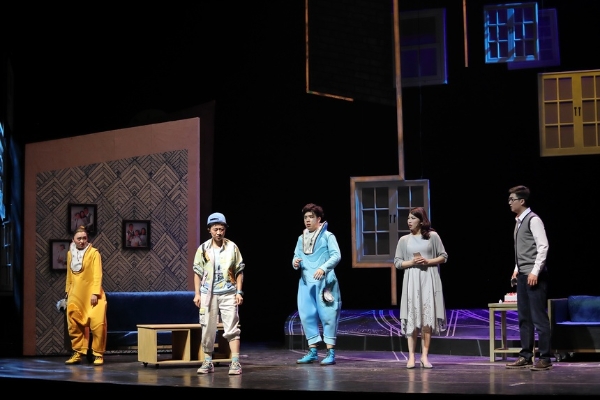 戏剧中国 | 儿童剧《小贝的书柜》
