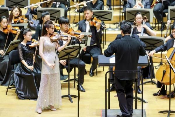 艺术 | 荷叶相映，摇曳生韵——中国交响乐团《金色年华》交响音乐会在北京举行