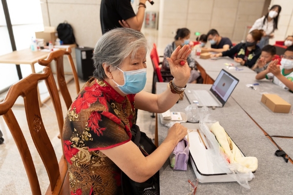 非遗 | 两代“北京面人郎”同台炫技 中国非遗馆展现传承魅力