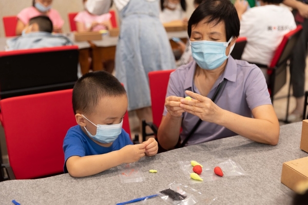 非遗 | 两代“北京面人郎”同台炫技 中国非遗馆展现传承魅力