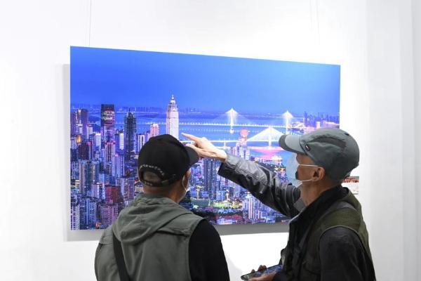 公共 | 新时代·新武汉摄影图片展在武汉市群艺馆开展