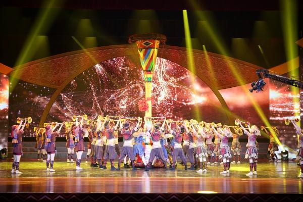 艺术 | 广西第十届全区基层群众文艺会演开幕，壮乡儿女欢歌热舞奏响时代强音